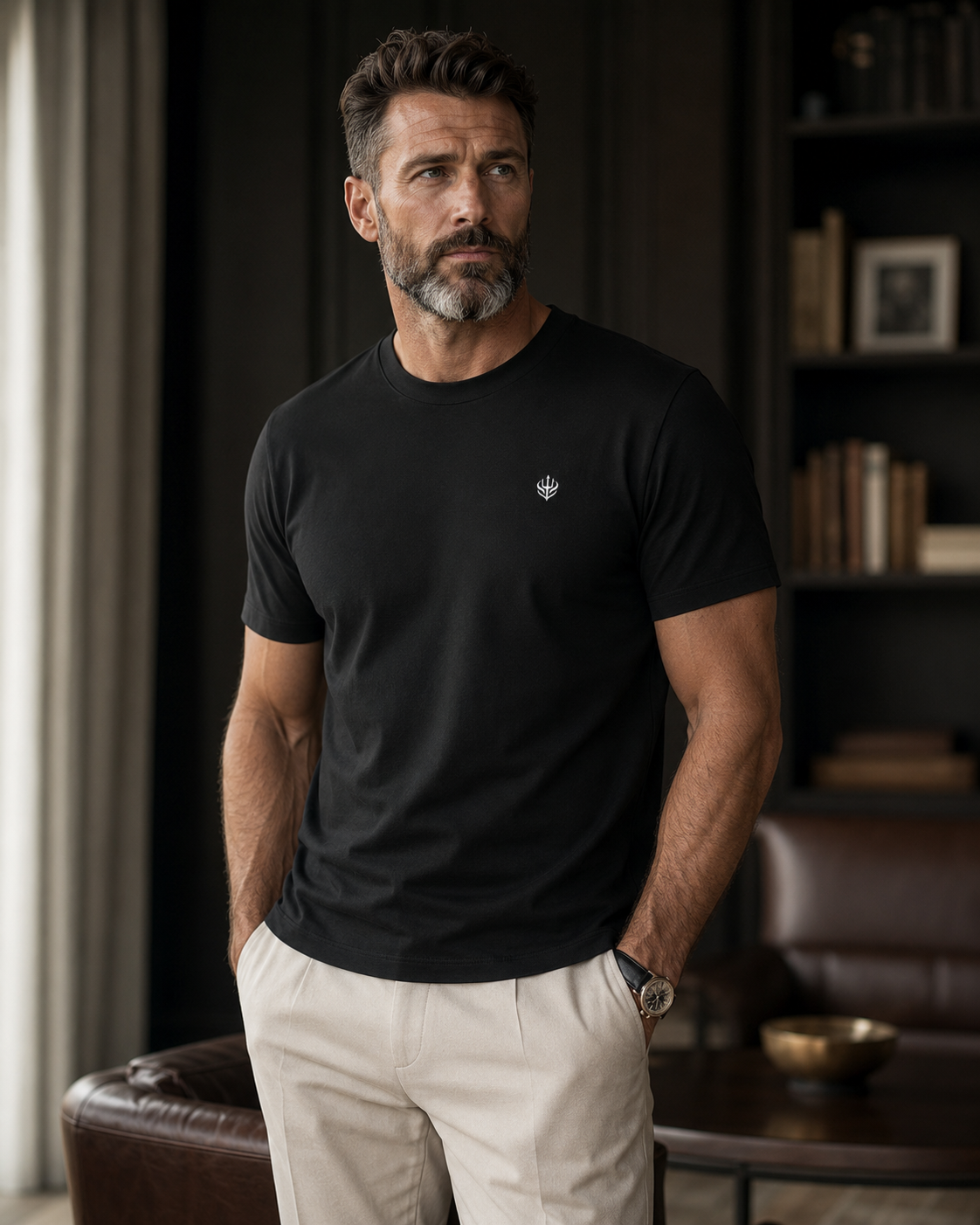 Mann mit schwarzen dreizentia Shirt 