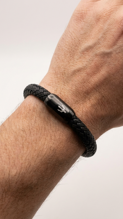 Nautic Force – Black Triton | Segeltauarmband Herren Schwarz 8mm