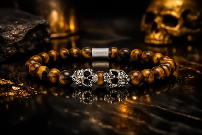 Dual Core Golden Focus – Detailansicht der Skull-Beads und Tigerauge-Perlen, handgefertigt in Deutschland