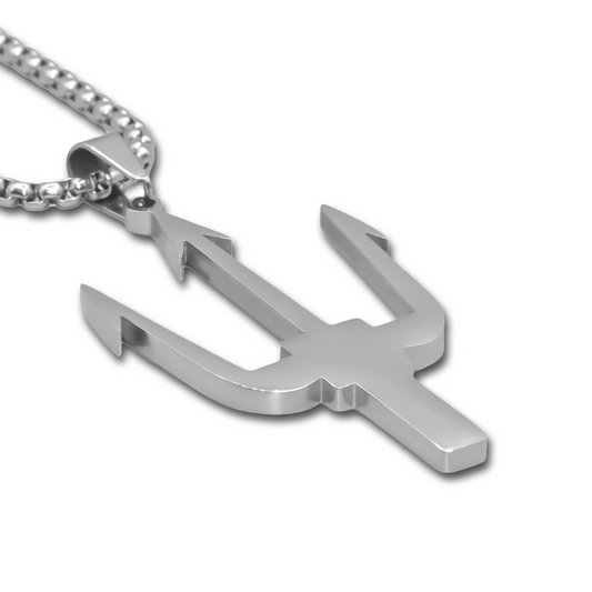Edelstahl Anhänger „Valor“ mit massivem Dreizack-Design. Hochwertiger Edelstahl, markante Optik, Teil der Valor-Kollektion.