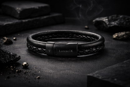 Forma Vera Still-Life – dunkle Premium-Produktfotografie des doppelten Lederarmbands