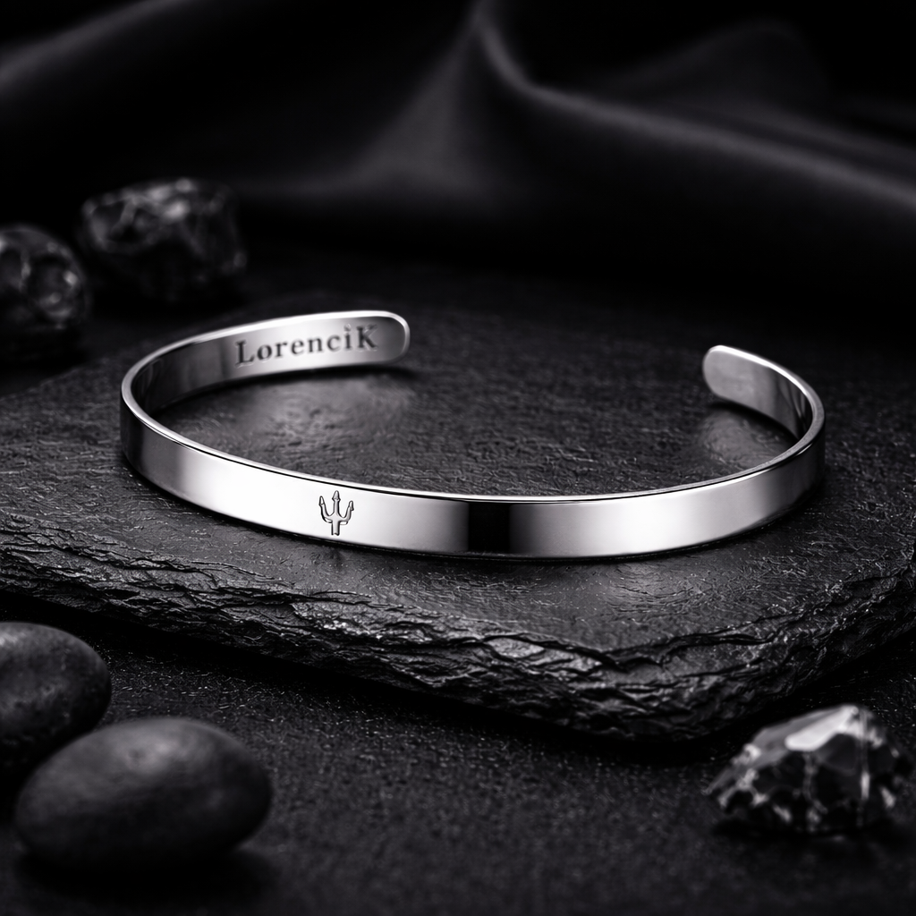Edelstahl Armreif „Valor“ – Zeitlose Eleganz mit Dreizack-Signet