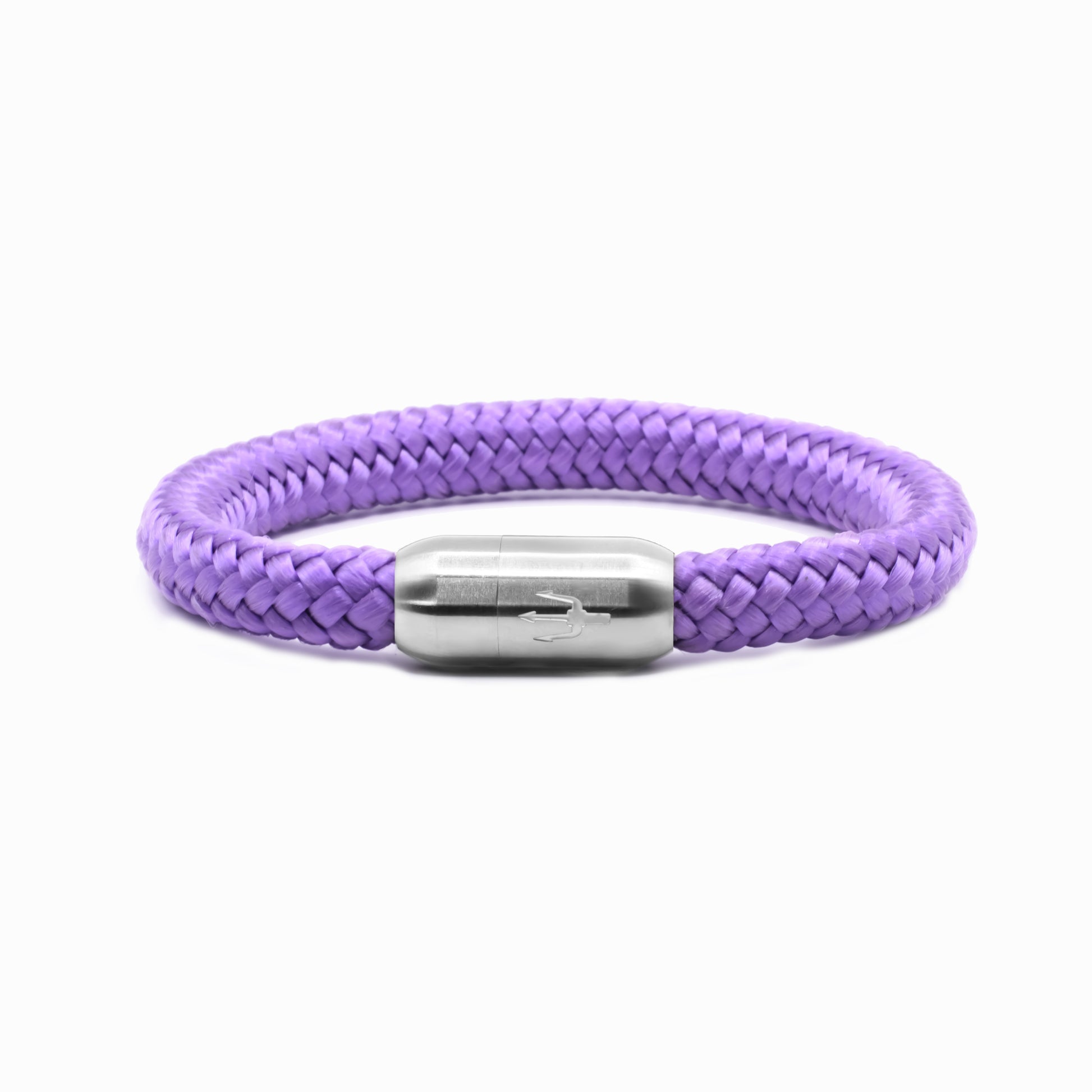 Hochwertiges lila Segeltauarmband mit Edelstahl-Power-Magnetverschluss und Dreizack-Gravur – Nautic Force Kollektion, maritimer Schmuck für Damen und Herren.

Entdecke das Nautic Force Segeltauarmband in Deep Purple – hochwertiger Edelstahl-Magnetverschluss mit Dreizack-Gravur. Maritimer Stil, langlebig &amp; wasserfest. Jetzt online bestellen.