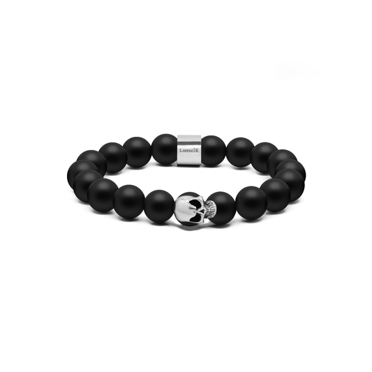 Exklusives Armband aus matten Onyx-Perlen (10 mm) mit handgefertigter Totenkopfperle und echter Silbermaske – edles Herrenaccessoire.