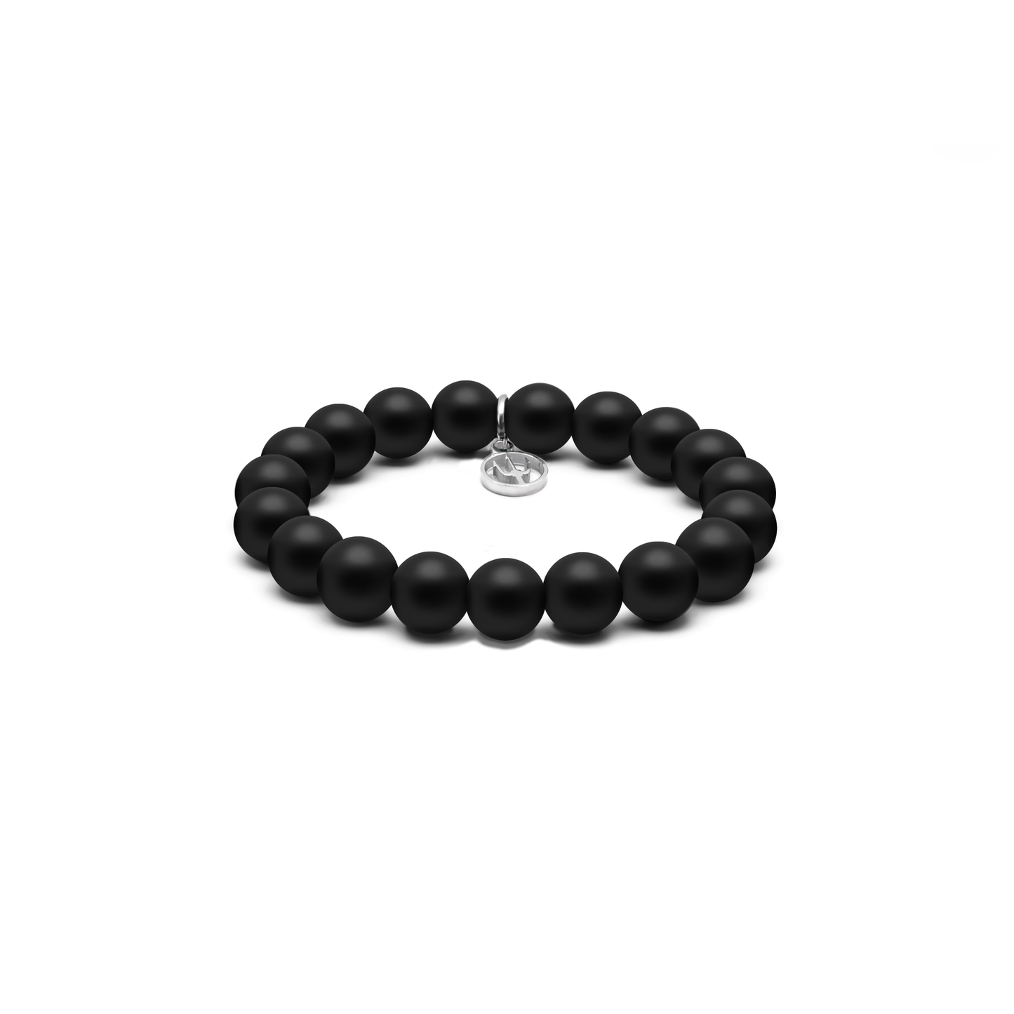 8 mm Armband aus matten Onyx-Perlen mit Edelstahl-Charm und Dreizack-Gravur – minimalistisches Herrenaccessoire aus der Primus Line.