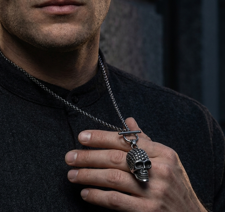 Skull Mist – Edelstahl Totenkopf Anhänger mit Kette (55 cm)