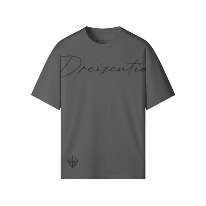DREIZENTIA™ Core Tee in Carbon Gray – Detailansicht