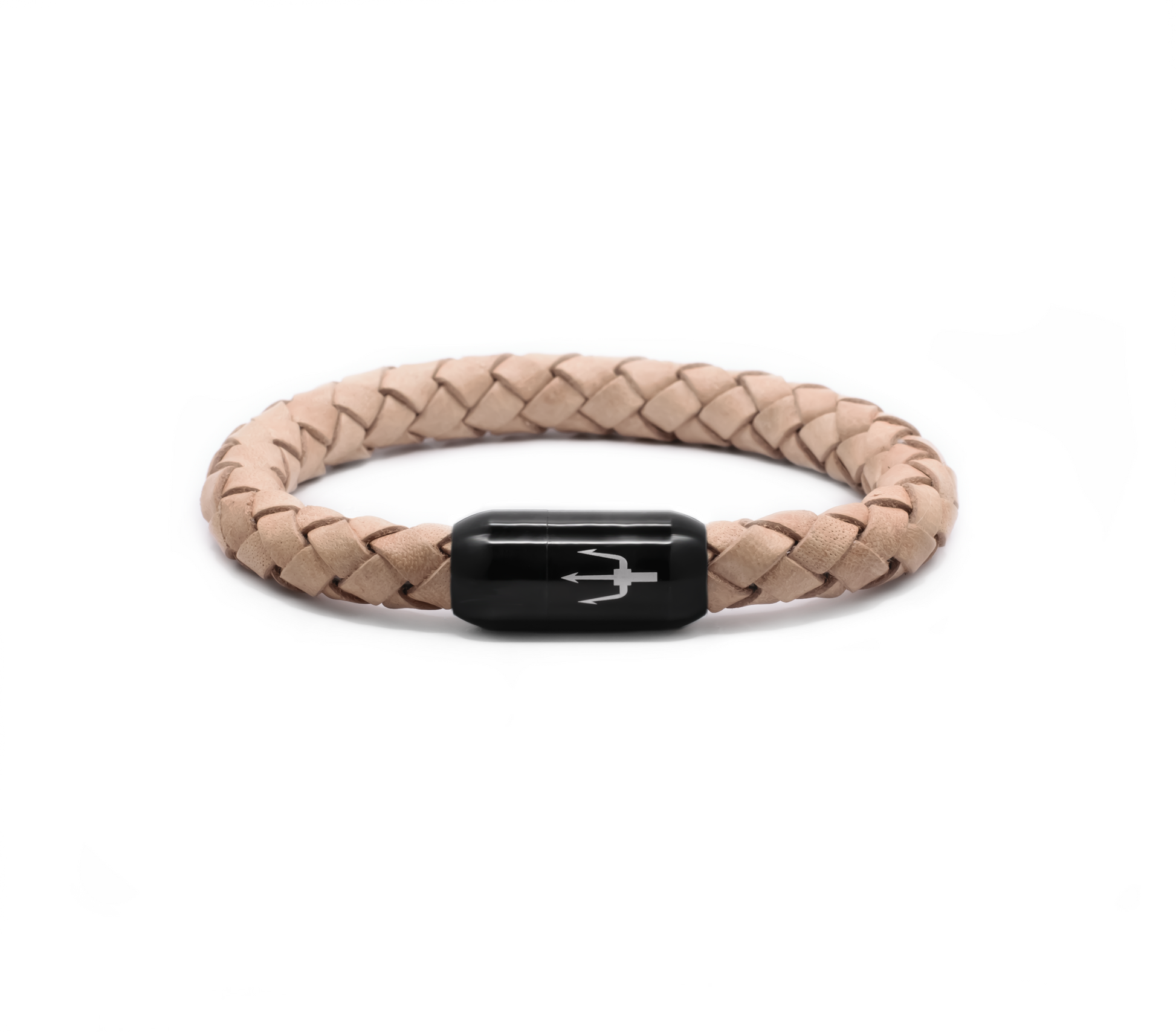 Geflochtenes 8 mm Lederarmband in Hellbraun aus der Tridente Collection mit schwarzem Edelstahl-Magnetverschluss und markanter Dreizack-Gravur – ein stilvolles Herrenaccessoire
